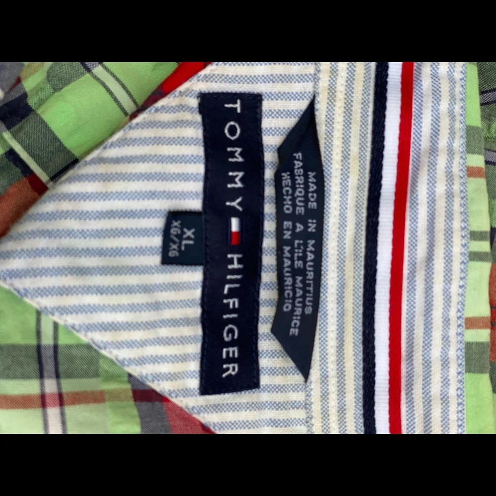 🐳Vintage Tommy Hilfiger Plaid Button Up - Picture 5 of 5